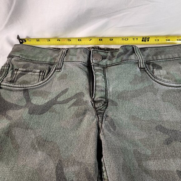 Flip Side Juniors Sz 9 Reversible Skinny Jeans Green Camo Stretch Comfort Skinny - Picture 5 of 12